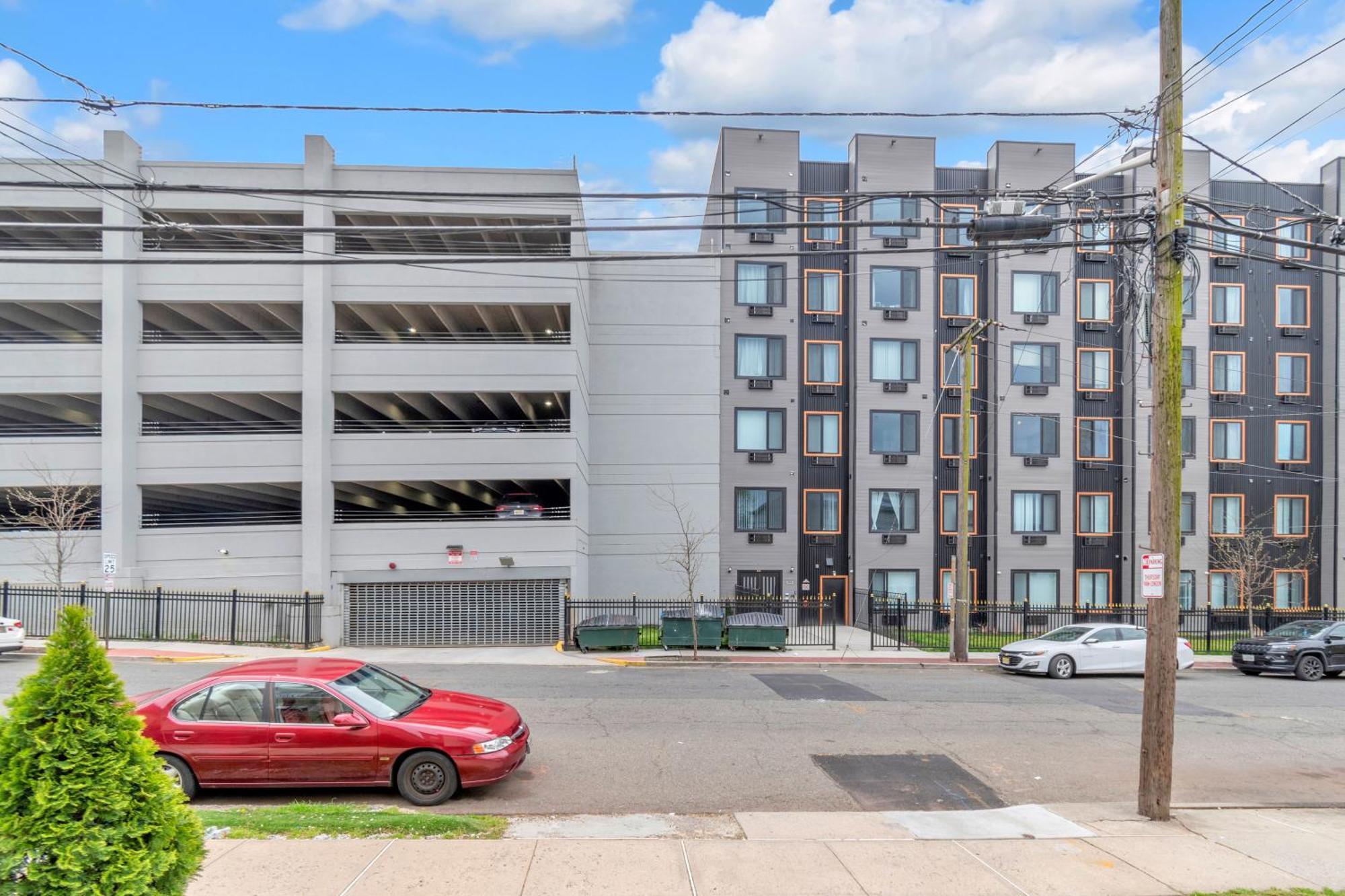 Royal Oasis Indoor Pool, Free Parking, Near Nyc Apartment Елизабет Екстериор снимка