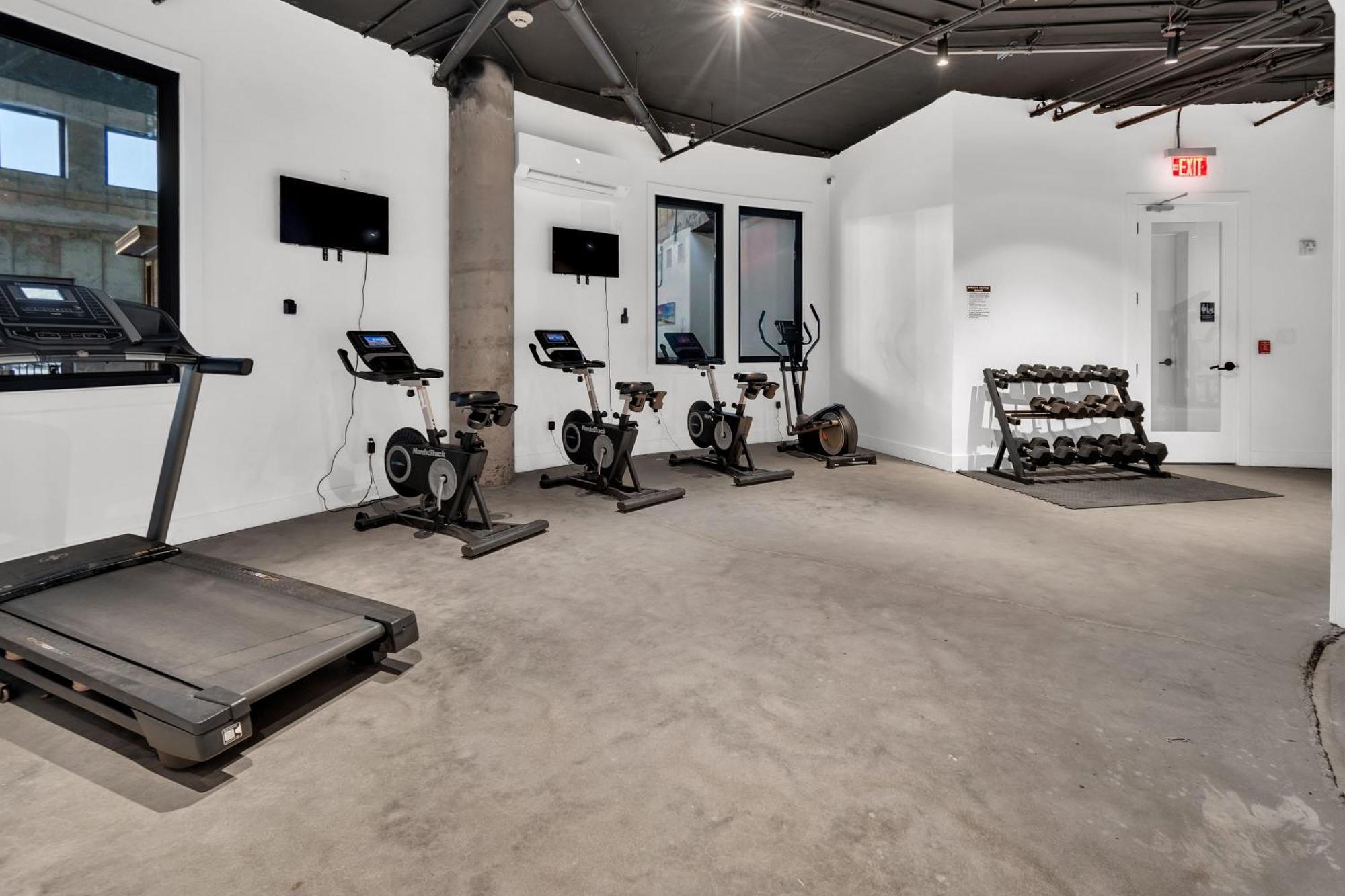Royal Oasis Indoor Pool, Free Parking, Near Nyc Apartment Елизабет Екстериор снимка